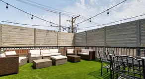 Goose Island Central Downtown Prime Location with access to patio CHI - 1 - Image 5