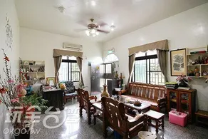 Reny Lake Warm Hostel - Image 4
