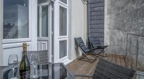 Flint House - 2 Bedroom Apartment - Tenby - Image 4