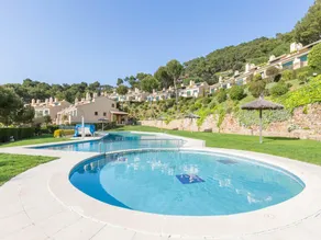 Villa with panoramic views of the sea - Image 3