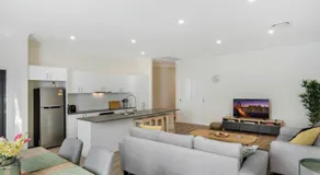 Crooked Lane Apartment - CBD, Stylish & Central - Image 2