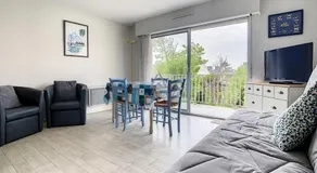 Charmant appartement avec balcon, 1 chambre, parking, à 500m du centre, 1km de la plage - Image 3