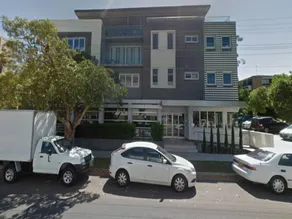 Spacious 2-Bed Apartment Close to City - Image 4