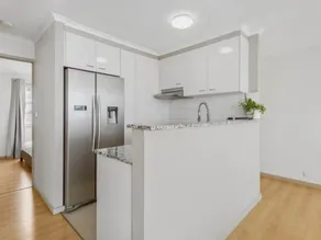 2-Bed Unit with Balcony BBQ & Stunning Lake Views - Image 5