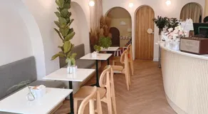 La Moon House - Image 3
