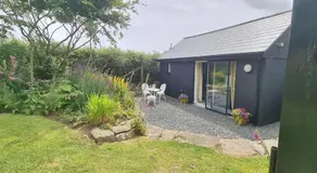Little Hallegan-with private woodland - Image 3