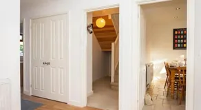 4 Bed Detached Home-Gloucester-Sleeps 10-Parking for 3-Work or Leisure - Image 3