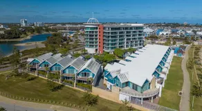 Sea Side 411 - Image 4