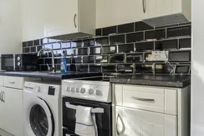 Dunbank Apartment - Image 5
