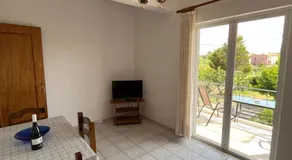 Koulouras Holiday Apartments - Image 2