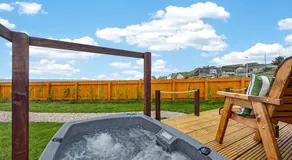 Bonnie Brine With Hot Tub - Image 5