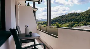 Moderne FeWo, nähe Bahnhof, Balkon, Burgblick, Boxspringbett, Waschtrockner - Image 4