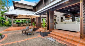 Solander Beachfront with private beach access & pool - Image 4