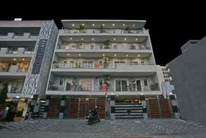OYO Townhouse 1101 Birdhouse South City - Image 3