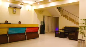 Hotel Day In Lahore - Image 2