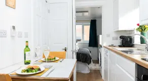 Kelston View by Cliftonvalley Apartments - Image 3