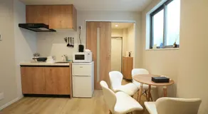 Jade's Hotel - Image 5