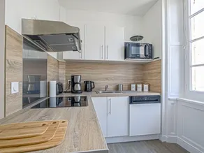 Large comfortable apartment in Bayeux, 9km from the beach - Image 2