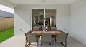 Brandnew 4BR modern family home Park Ridge - Image 4