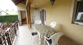 Beautiful accommodation with garden - Image 3