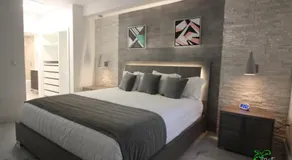 Yacht Club at Aventura Luxurious 1 Bed 1 Bath - Image 2