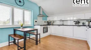 Stylish 1 Bed Apt , central , pkg, perfect for long stays - Image 4