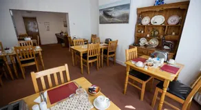 Claremont Guesthouse - Image 2