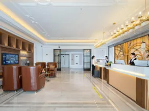 Vienna International Hotel Xingping Bus Passenger Station - Image 4