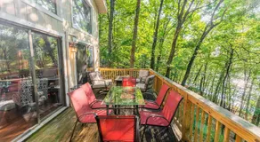 Switch to hosting Peaceful Lakefront Stay, HotTub, Fireplace, Kayaks - Image 5