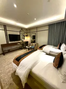 Hotel Space Crest - Image 1