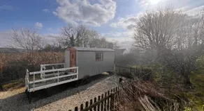 Orchard Shepherds Hut - Image 5