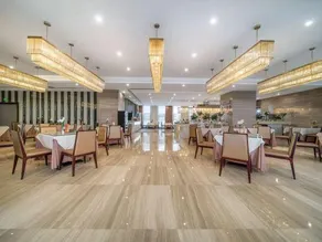 Hong Qi Qu Holiday Hotel - Image 5
