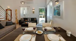 Julia House by PaxosRetreats - Image 4