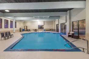 Ramada Plaza by Wyndham Cincinnati Sharonville - Image 3