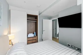 Luxury Apartment in Chelmsford Bond Street with Sky TV, Movies & Netflix - Image 5