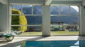 Large 3 bed apartment with mountain views, pool and gym - Image 5