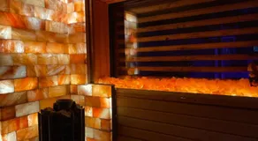 1 Bedroom Guest House with Sauna and Steam Room - Image 4