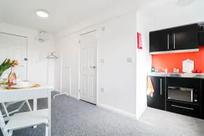 Modern 1-Bed Flat – Perfect Southampton Base - Image 4
