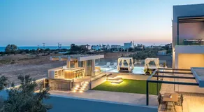 Grand Aqua Luxury Villa by Mintzi - Image 3