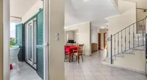 Spacious & Charming Apartment 128 m2 with Sea View - Image 3