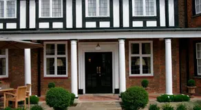 The George Hotel - Image 3