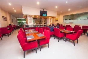 Daima Hotel Padang - Image 5