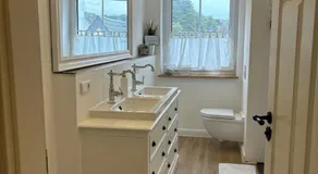 Landhausstübchen 105qm mit Balkon-2 Schlafzimmer-Bad-WC-WiFi-Kaffeemaschine-Waschmaschine-Trockner-Föhn-Handtücher und Bettwäsche-sehr familienfreundlich - Image 3