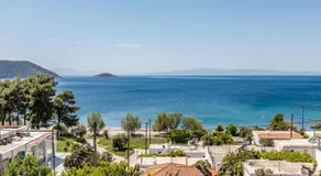 Lilian Beachfront Apartments - Image 3