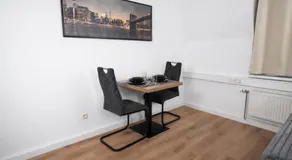 Deluxe Urban Stay - Image 4