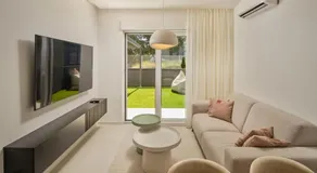 Cro-lo Garden - Image 2