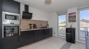 Lumaïa - Vue cité, terrasse & Piscine - Image 3