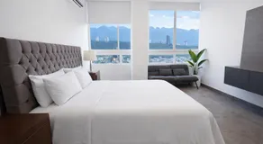Stylish Panoramic Views City Loft - Image 4