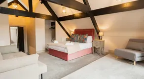 Newly renovated 3 bed Tarvin home close to Chester sleeps up to 11 - Image 2