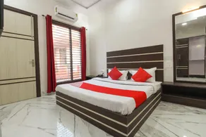 OYO 65596 Hotel Hira Ganga - Image 2